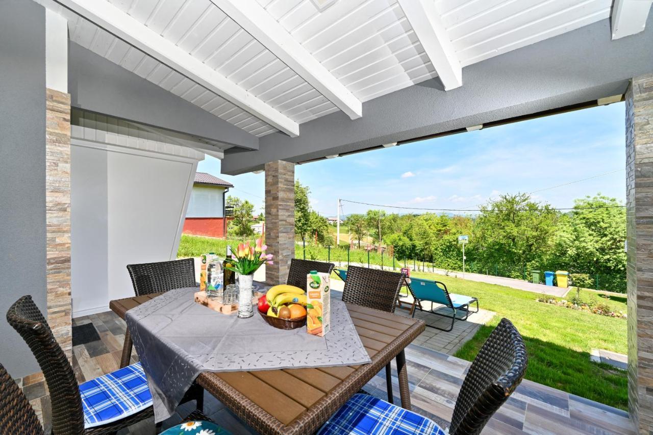 Cvetkova Hiza Sa Jacuzzijem Villa Tuheljske Toplice Exterior photo