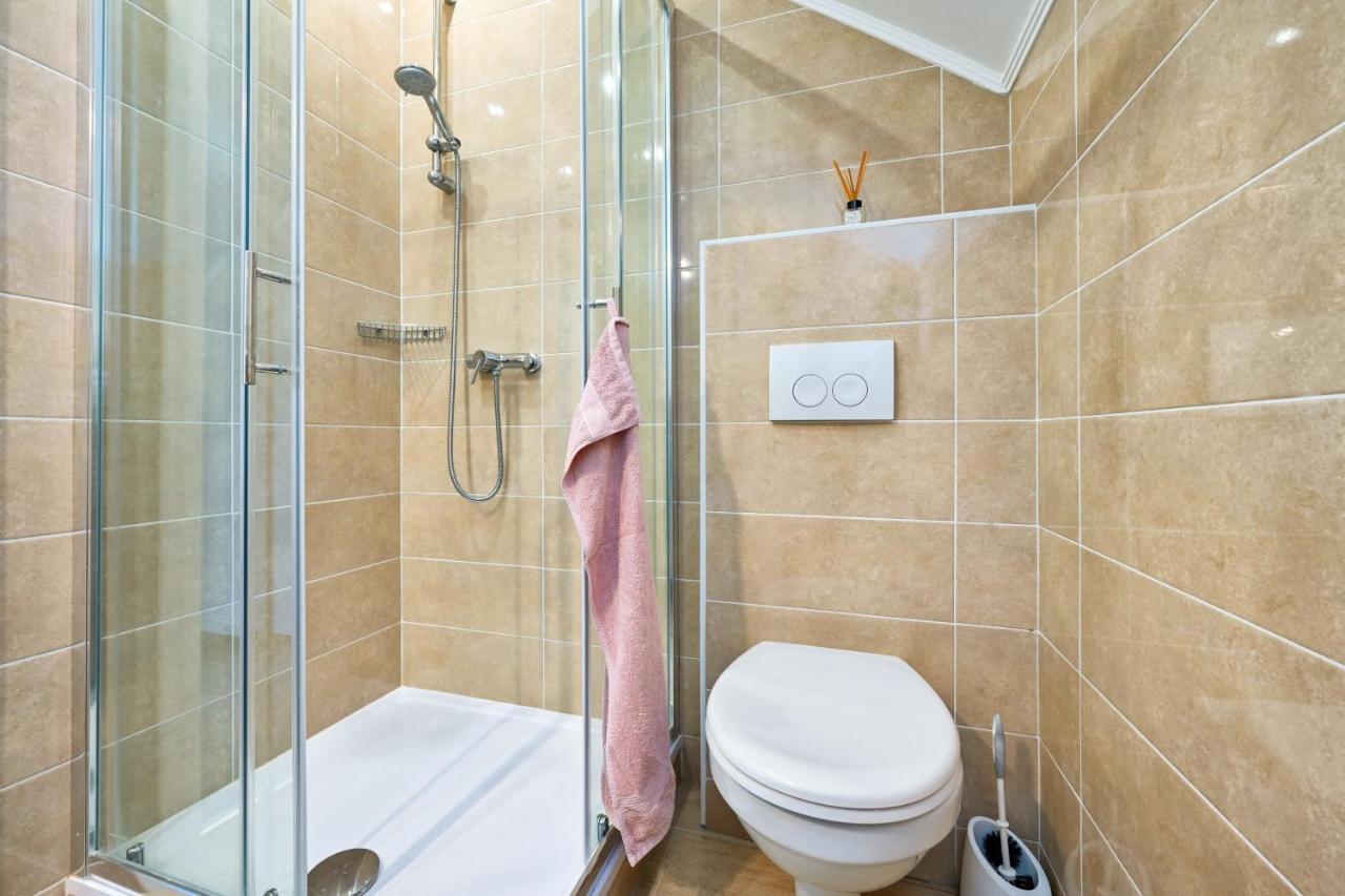 Cvetkova Hiza Sa Jacuzzijem Villa Tuheljske Toplice Exterior photo
