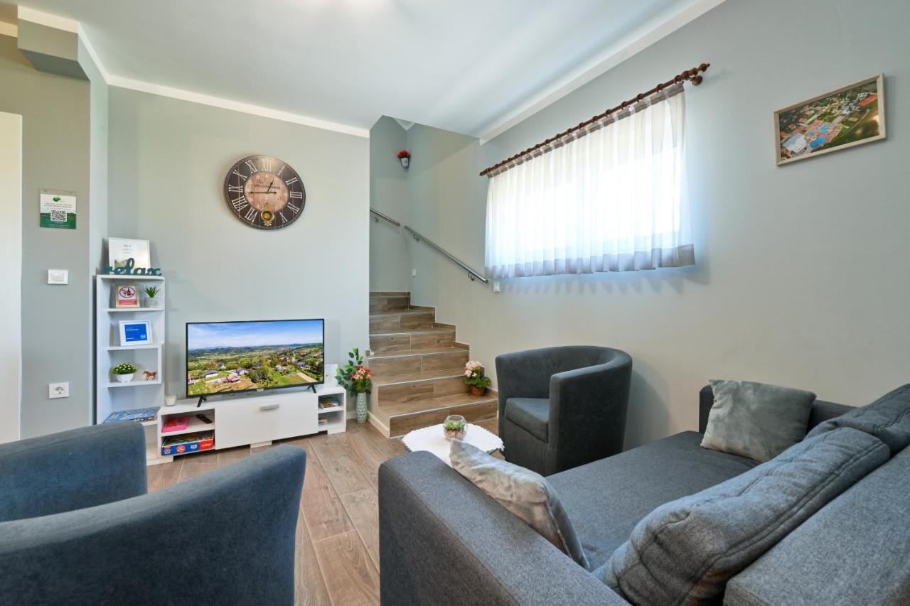 Cvetkova Hiza Sa Jacuzzijem Villa Tuheljske Toplice Exterior photo