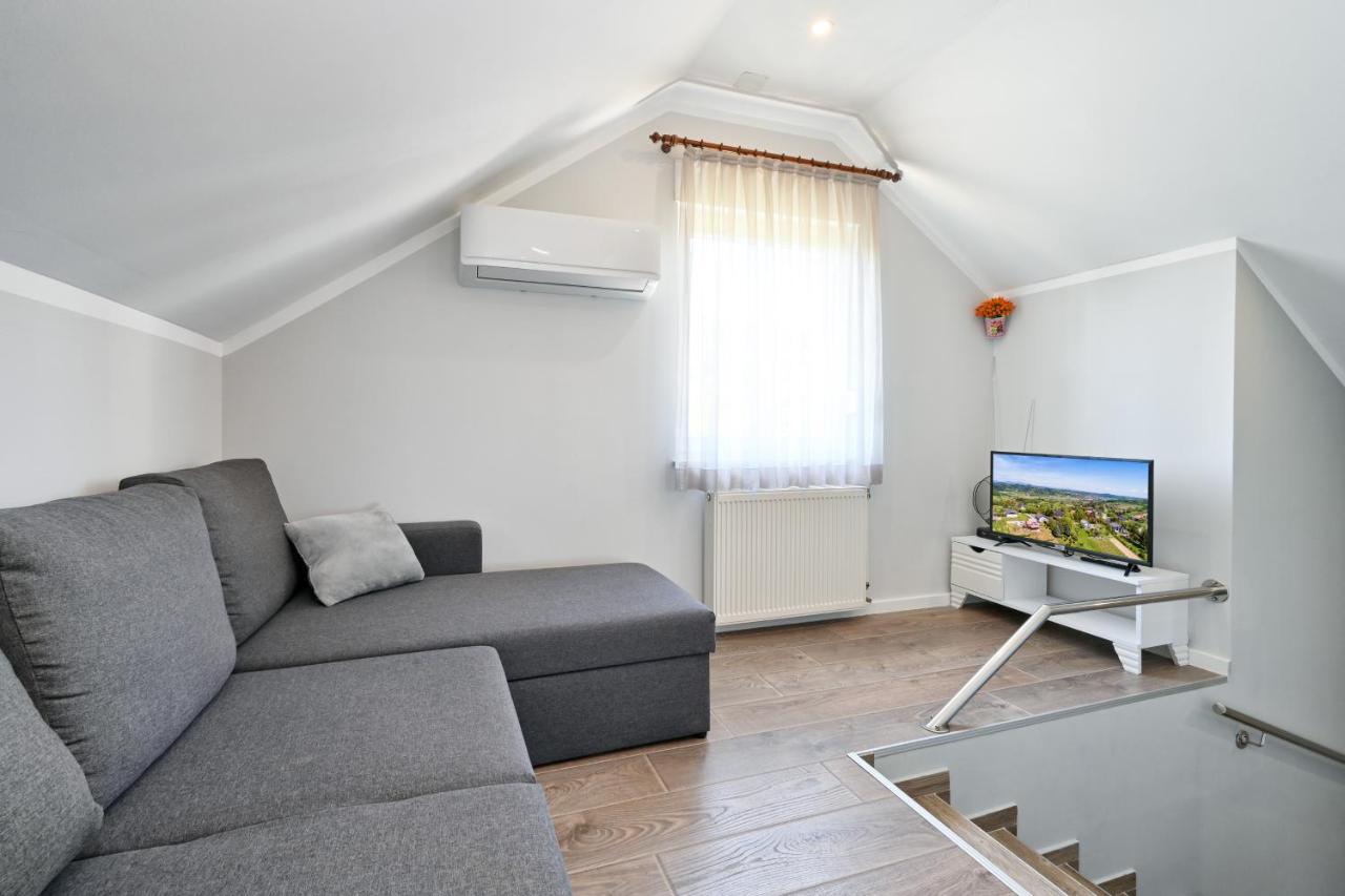 Cvetkova Hiza Sa Jacuzzijem Villa Tuheljske Toplice Exterior photo