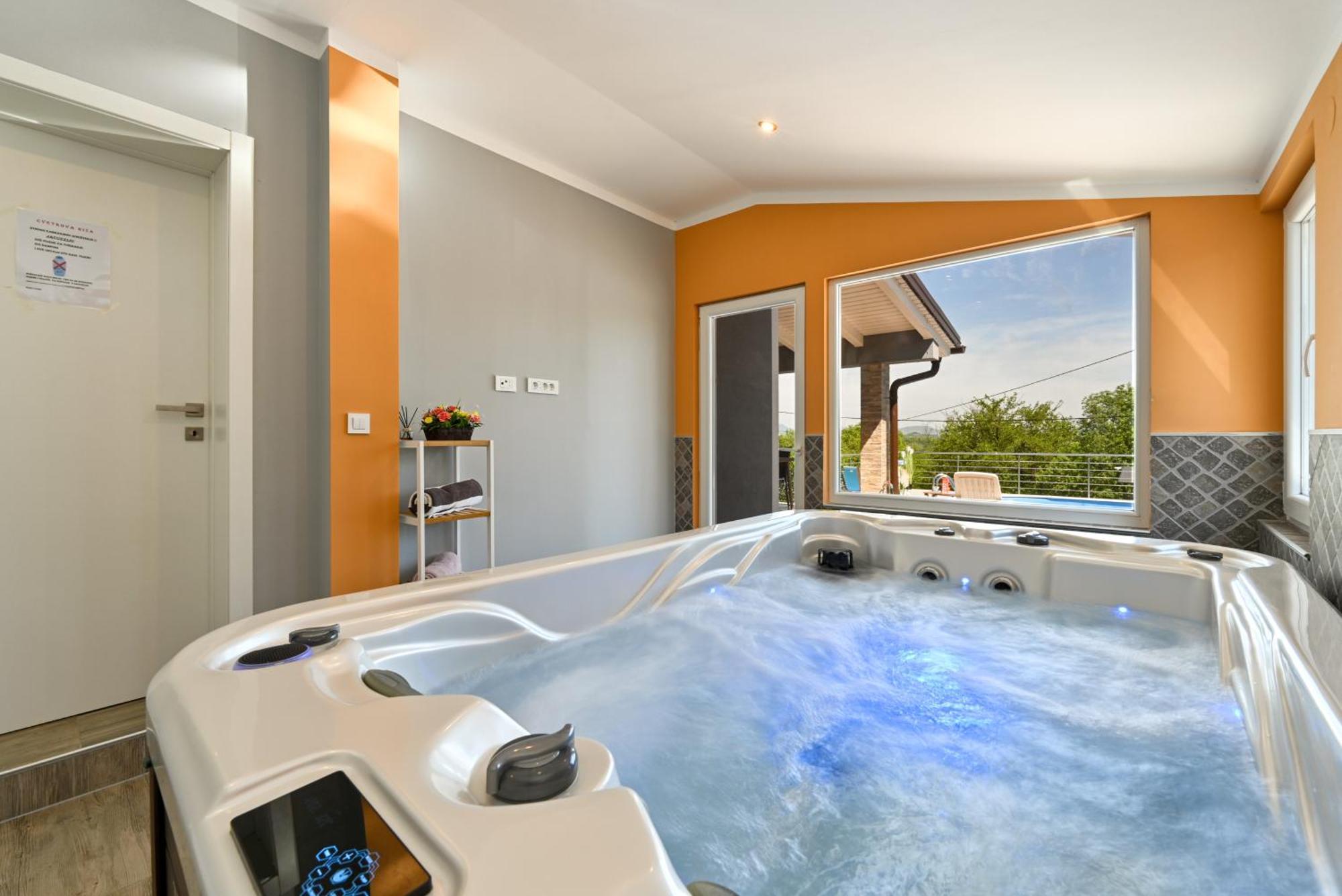 Cvetkova Hiza Sa Jacuzzijem Villa Tuheljske Toplice Exterior photo