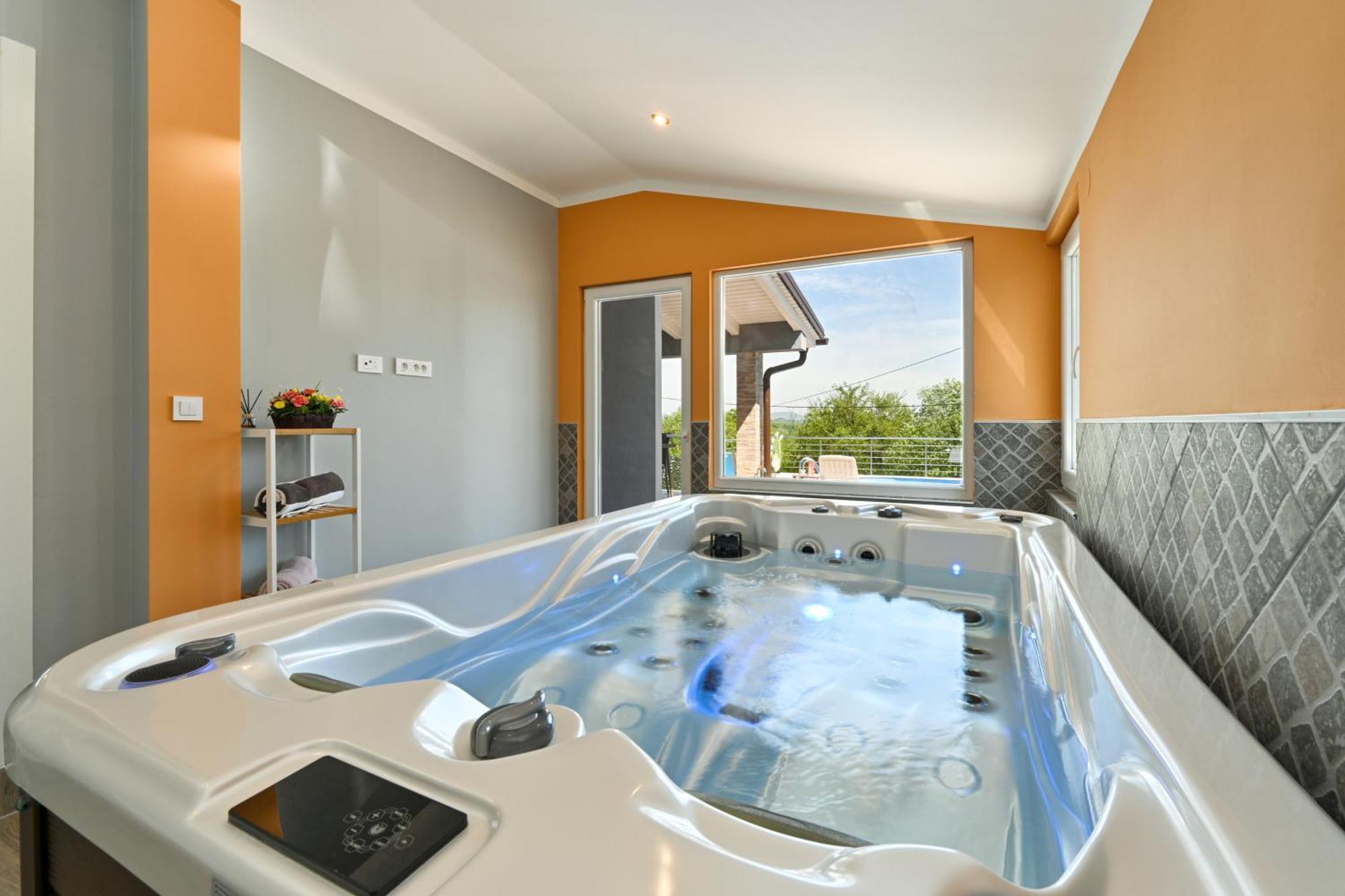 Cvetkova Hiza Sa Jacuzzijem Villa Tuheljske Toplice Exterior photo